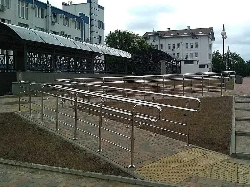 Перила з нержавіючої сталі марки AISI 304