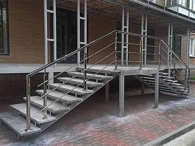 Перила з нержавіючої сталі марки AISI 304