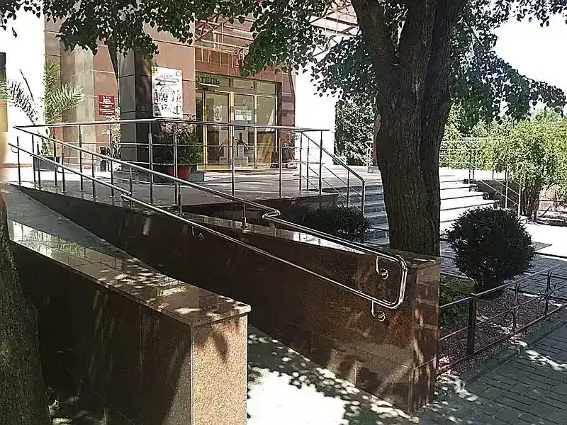 Перила з нержавіючої сталі марки AISI 304