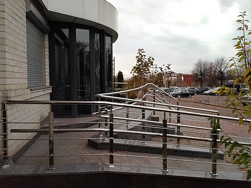 Перила з нержавіючої сталі для пандусів, Перила из нержавеющей стали для пандусов