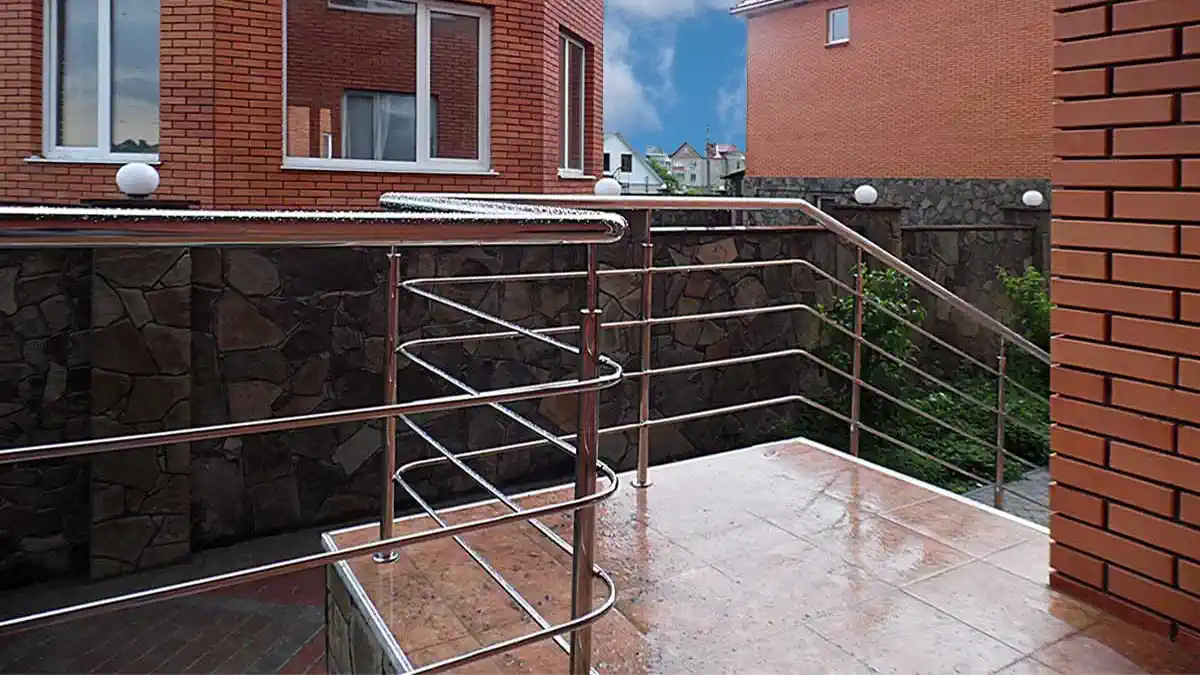 Перила на сходи. Виготовлення перил. Замовлення перил. Заказ перил