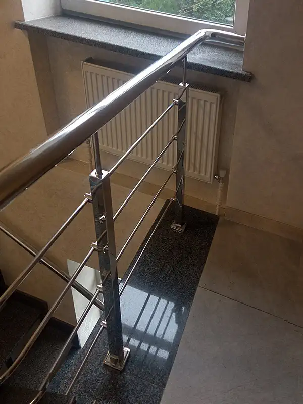 Перила на сходи. Перила на лестницу