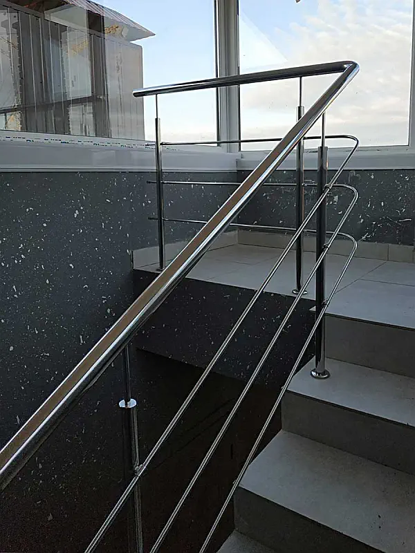 Перила из нержавеющей стали для лестницы