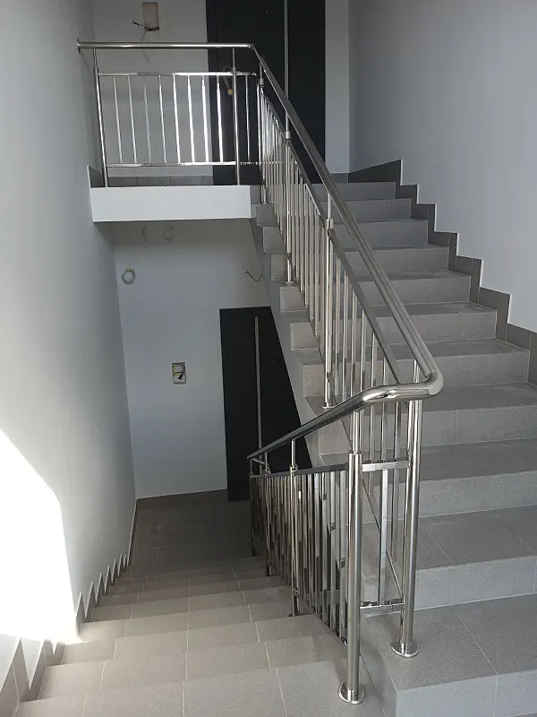 Перила в школі, Перила з нержавійки Житомир, Перила на сходи Житомир, Купити перила Житомир