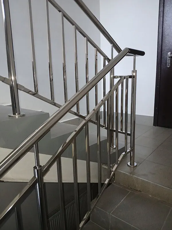 Перила в школі, Перила з нержавійки Житомир, Перила на сходи Житомир, Купити перила Житомир