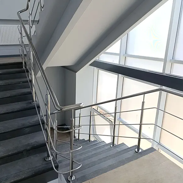 Перила з нержавійки, перила на сходові марші