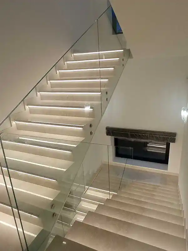 Скляні перила